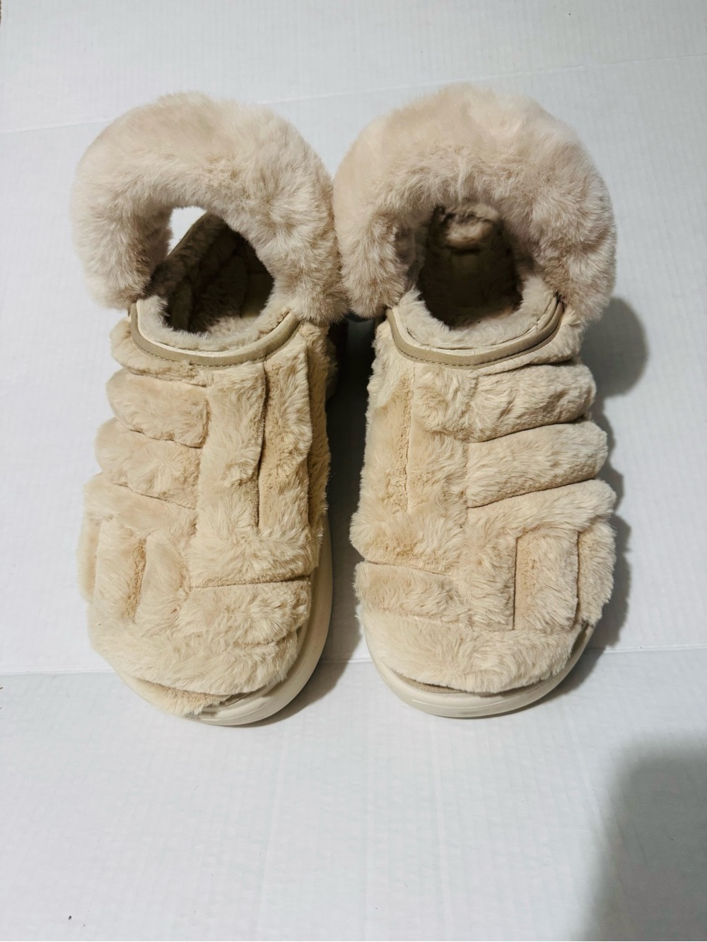 CROCS Beige Fuzz Lined Slip-On Loafers Men’s 13